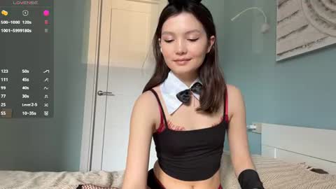 Kira online show from August 9, 3:35 pm