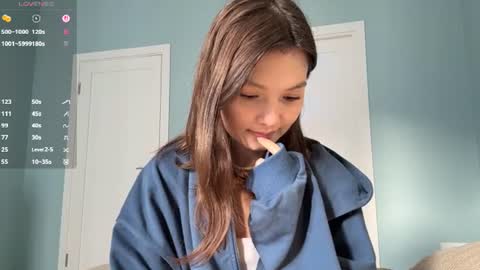 Kira online show from August 13, 3:26 pm