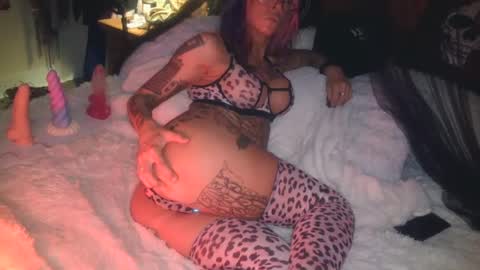 heavenleeleigh online show from July 28, 2:06 am