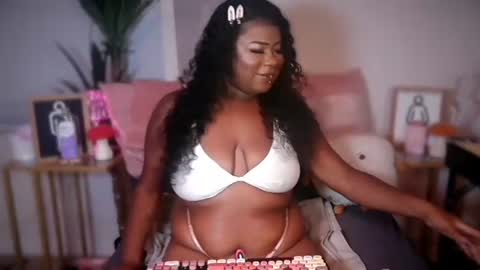 Heavenleighreign online show from July 8, 1:53 am