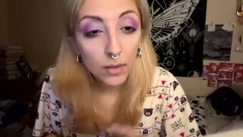 Diana online show from August 1, 1:00 am