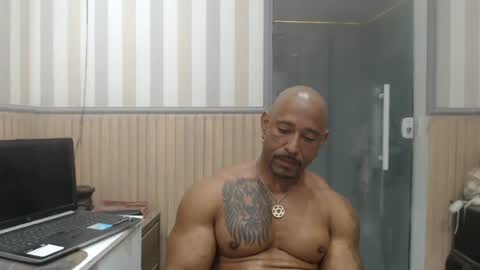 hebertgomes online show from August 3, 4:36 pm