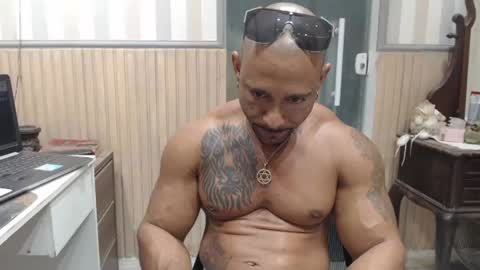 hebertgomes online show from August 5, 11:47 pm
