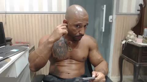 hebertgomes online show from August 6, 2:43 am