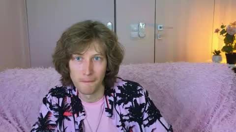 hedonistbeast69 online show from August 17, 10:26 pm
