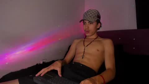 heellboy_ online show from July 18, 5:58 pm