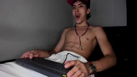 heellboy_ online show from August 5, 2:31 am