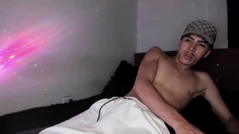heellboy_ online show from August 6, 8:02 am