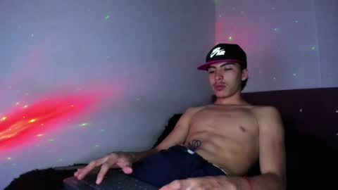 heellboy_ online show from August 10, 11:50 pm