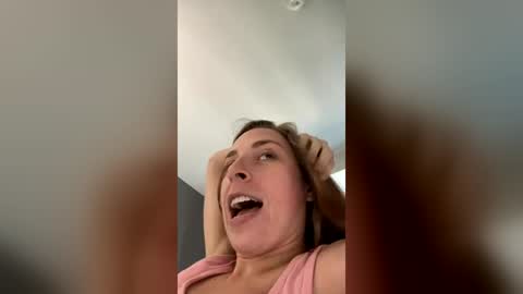 heidi_is_here_72 online show from June 19, 9:59 pm