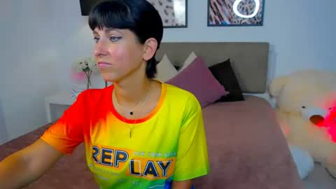 heidieraven online show from July 29, 12:45 pm