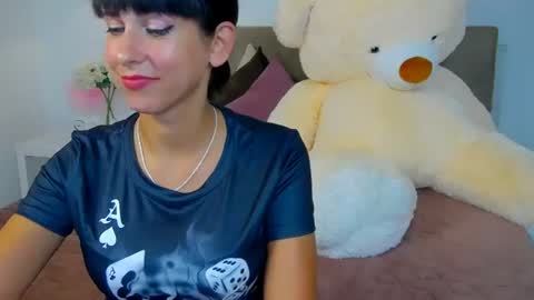 heidieraven online show from August 1, 3:51 pm