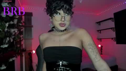 heka_prudence online show from August 5, 11:52 am