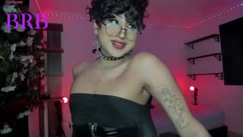 heka_prudence online show from August 9, 11:00 am