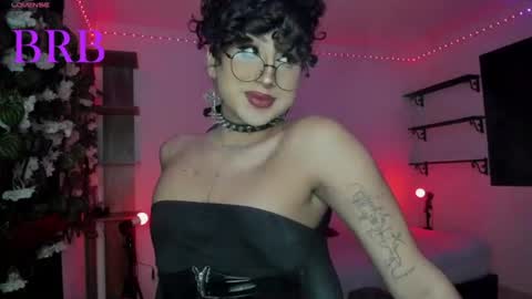 heka_prudence online show from August 10, 11:00 am