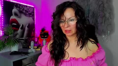 Helen online show from April 14, 6:37 pm