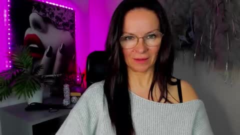 Helen online show from April 20, 5:24 pm