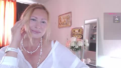 Helen online show from August 5, 1:31 pm