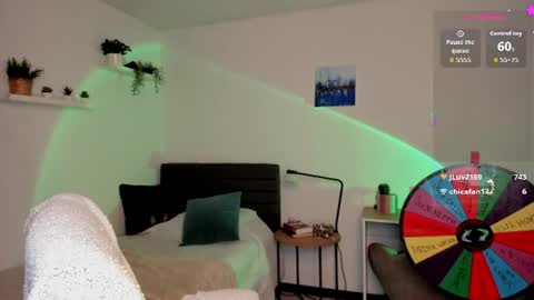 helen_miller online show from August 15, 1:20 am