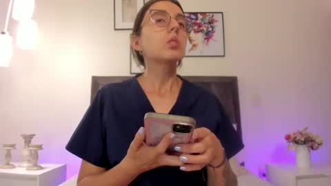 Helen  online show from August 13, 2:42 pm