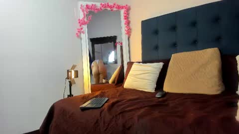 helena_april online show from August 18, 12:22 pm