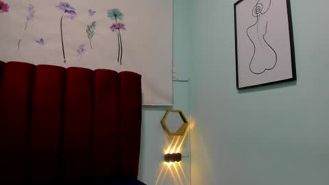 helena_hillss online show from August 10, 9:22 am