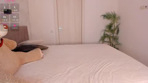 Helen online show from July 22, 11:12 am