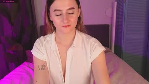 Helen online show from August 12, 5:04 pm