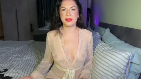 helena online show from August 13, 10:24 pm
