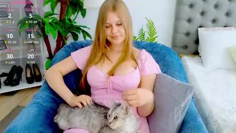 Helena online show from August 12, 12:51 pm