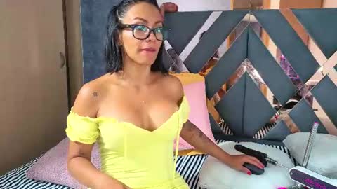 Helenaa rosee online show from July 29, 4:19 am