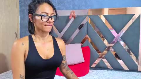 Helenaa rosee online show from August 4, 5:15 am