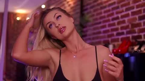 Helen online show from August 4, 8:22 am