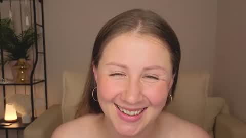 Helen online show from August 12, 3:53 am