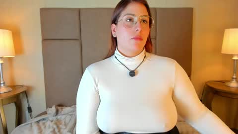 Helen or Hells online show from May 28, 4:21 pm