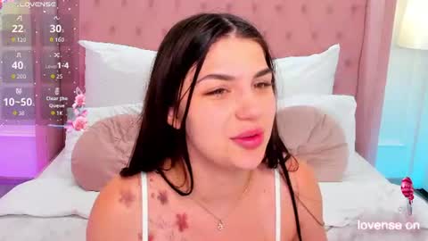 Helen online show from August 5, 6:06 pm