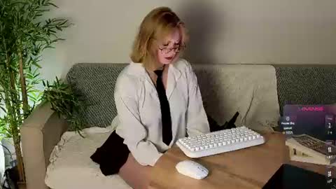 Helga online show from August 12, 4:09 pm