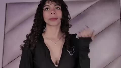 hellen__smith_ online show from August 8, 2:06 pm