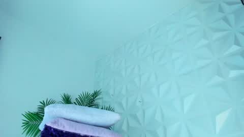hellen     online show from August 9, 12:44 am