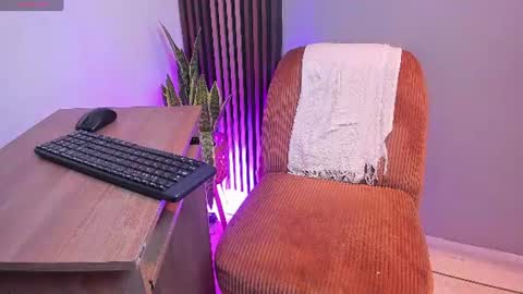 Lilith online show from August 15, 3:49 pm