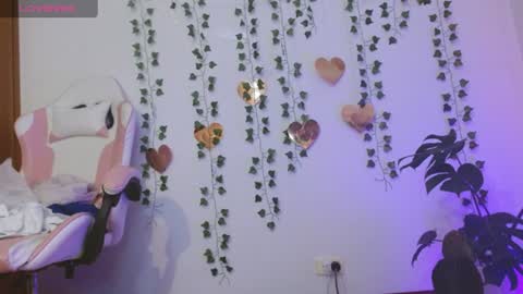 hellokitty_valery1 online show from August 2, 3:35 am