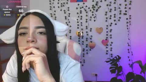 hellokitty_valery1 online show from August 14, 3:32 am