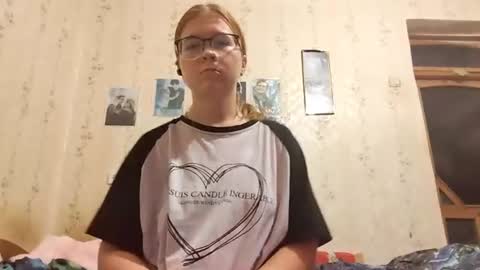 Leila online show from August 5, 5:22 pm