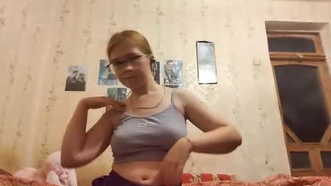 Leila online show from August 8, 7:36 pm