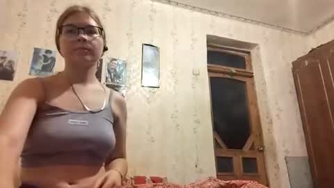 Leila online show from August 8, 9:59 pm