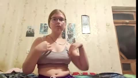 Leila online show from August 11, 8:33 pm