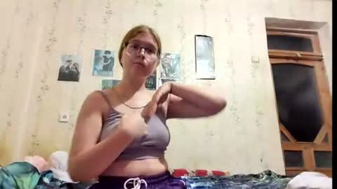 Leila online show from August 13, 9:51 pm