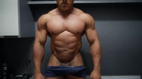 henrimusclee online show from April 2, 10:18 pm