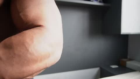 henrimusclee online show from May 28, 12:19 pm