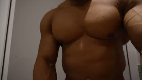 henrimusclee online show from July 26, 11:10 pm